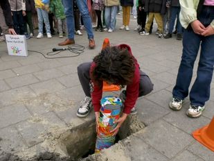 Tijdcapsule op Marco Polo begraven.