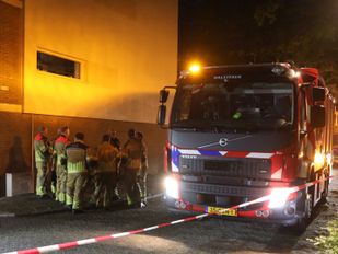 Politie zoekt getuigen na flatbrand aan de Mahlerstraat