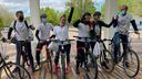 Ziekenhuispersoneel fietst van Bergen op Zoom naar Breda voor strijd tegen longkanker