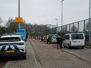 Politie en Belastingdienst houden grote controle op Bergse Olympialaan