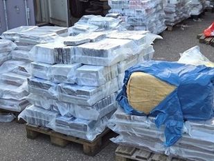 Wéér grote drugsvondst gemeente Moerdijk: bijna 3000 kilo gevonden op bedrijven&shy;terrein