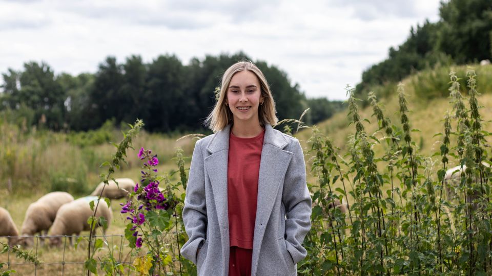 Samen met andere jeugd houdt Joyce Moerdijk bruisend: &#8216;Zodat het ons mooie dorpje blijft&#8217;
