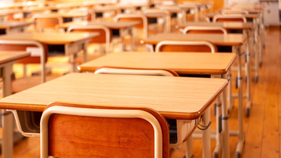 School hoeft leerling (14) niet toe te laten na wangedrag van haar moeder