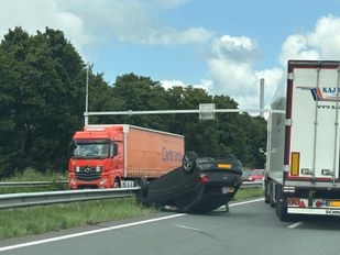 ongeluk 112 politie ambulance a17 snelweg auto vrachtwagen file