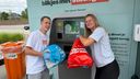 Lieke heeft al haar flesjes en blikjes een jaar lang opgespaard en leverde deze woensdag in bij de nieuwe bulkautomaat in Bergen op Zoom.