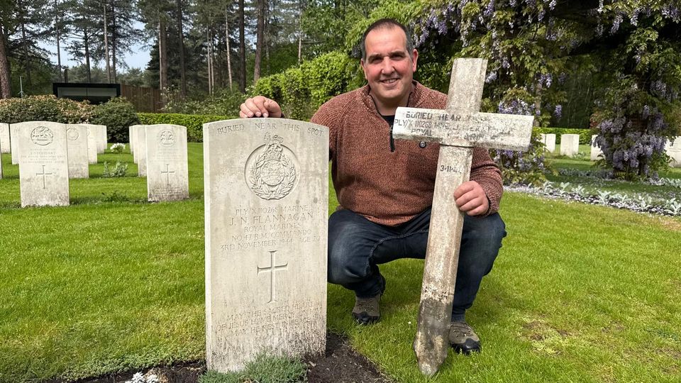Tonnie vindt vier grafkruizen in een schroothoop: &#8216;Ze zijn onbetaalbaar&#8217;