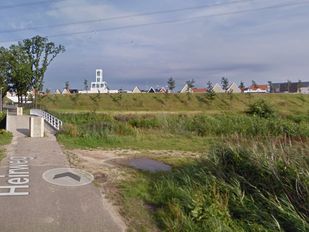 de Heirweg met zicht op Designer Outlet Roosendaal