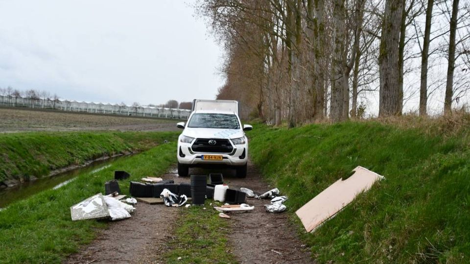 Brandweer rukt uit voor dumping van drugsafval in Sint Annaland