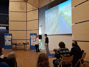 Scholieren Daan en Jens ontwerpen veilig fiets- en wandelpad voor Willemstad