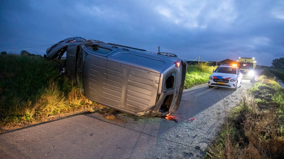 Ongeluk bestelbus Van der Duijnspolderweg Woensdrecht