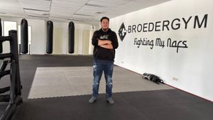 Soufiane Karmoudi in zijn sportschool Broedergym