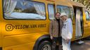 Lieve en Veronique touren met omgebouwde Belgische bijbelschoolbus door Europa
