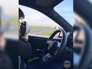 Flitsmarathon rondom Bergen op Zoom: leerling van rijinstructeur rijdt meer dan 50 km/u te hard
