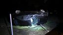 Automobilist raakt van de weg en belandt in weiland