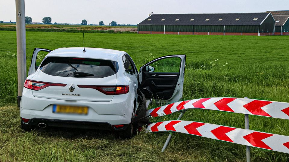 Fikse schade bij aanrijding op oprit Thoolse brug