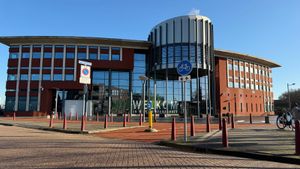 Raadslid blijkt veroordeeld voor fraude, stal voor 82.000 euro van baas