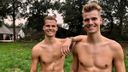 Sexy tweeling uit Roosendaal schittert op Boerenkalender