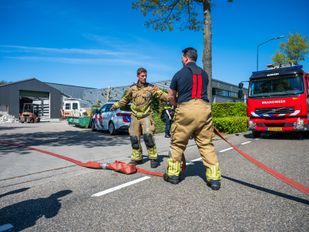 Brand in loods bij bedrijf in Rijsbergen