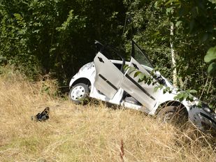 Auto raakt van de weg op A4 bij Halsteren, bestuurder gewond