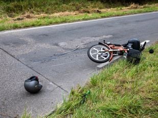 Bestuurder snorscooter gewond