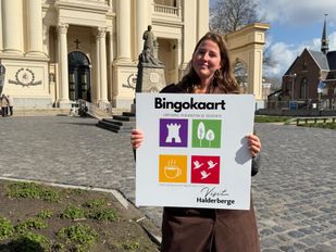 Janneke Lodders bedacht voor de opening van het toeristisch seizoen de bigokaart van Oudenbosch.
