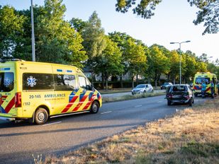 Automobiliste gewond na botsing bij stoplichten in Roosendaal