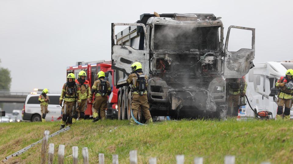 112 nieuws brabd brandweer file a59 standdaarbuiten vrachtwagen brabant