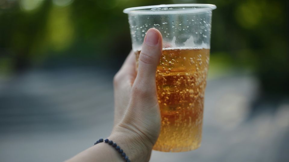 plastic bekers Bergen op Zoom