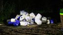 Gedumpte vaten met vermoedelijk drugsafval in brand gestoken