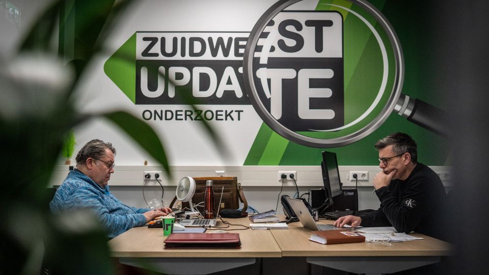 Het onderzoeksteam van Streekomroep ZuidWest. Rechts: Ronald Joore - Links: Hans-Jorg van Broekhoven | Foto: Vincent Krijtenburg