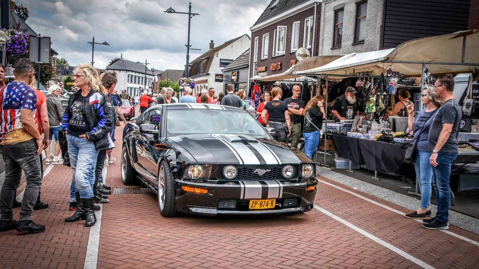 Voor de vijfde keer American Day in Hoeven: &#8216;Prachtige Amerikaanse auto&#8217;s&#8217;