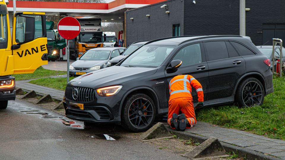ongeval A58 tankstation Bergen op Zoom Roosendaal