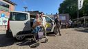Wethouder Patrick Schouw en Mevrouw Hubregtsen na eerste ANWB-Automaatje rit