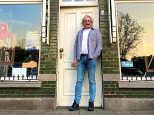 Jean-Paul Evertse voor zijn zaak De Herenknipperij