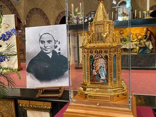 Schrijn Bernadette de Souribous