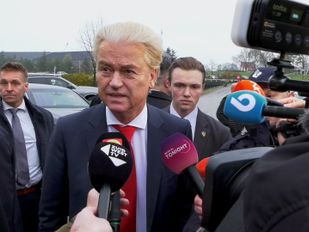 Geert Wilders in dorp Moerdijk.