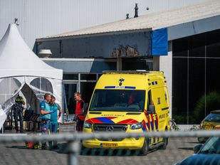 Gewonde bij bedrijfsongeval in Wernhout, traumahelikopter opgeroepen