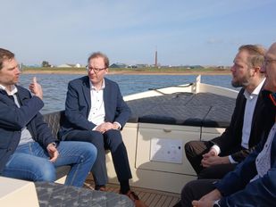 Wethouders varen mee op Binnenschelde: &#8216;Hier liggen enorme mogelijkheden&#8217;
