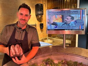 Hollandse Nieuwe haring Visspeciaalzaak Havenzicht Etten-Leur.