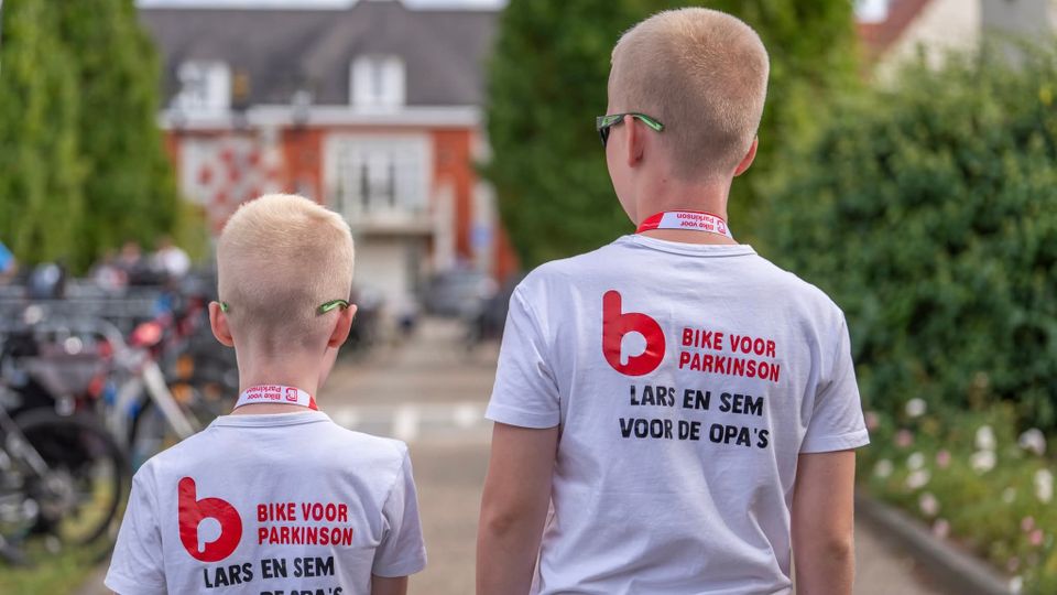Lars (11) en Sem (9) fietsen weer mee met Bike voor Parkinson: &#8216;Meer kilometers en meer geld ophalen&#8217;