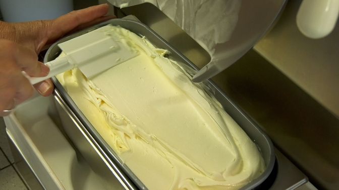 Het ijs wordt vers gemaakt in Etten-Leur.