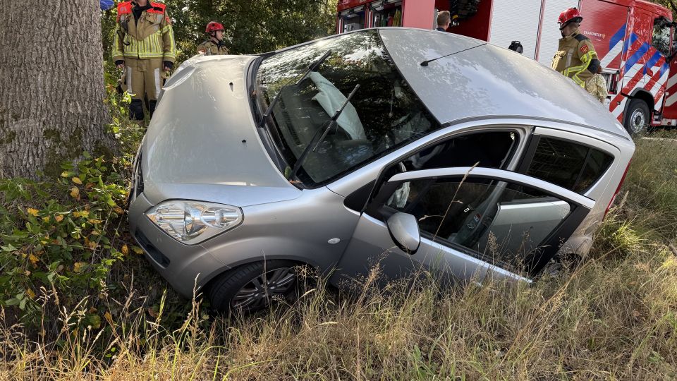 112 Nispen nieuws ongeluk auto politie ambulance Brabant Roosendaal