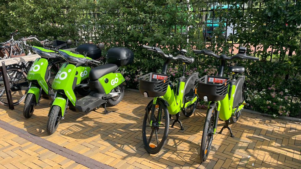 Elektrische deelscooters en fietsen