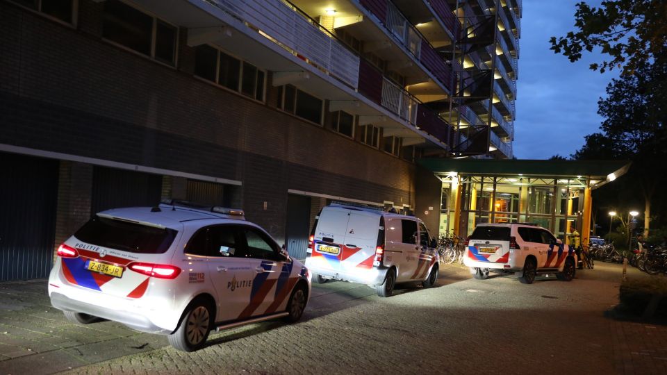 Gewonde bij steekpartij in flat aan Groeshof