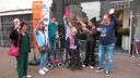Expositie kunstwerken dagbesteding Den Onvermoeiden in atelier