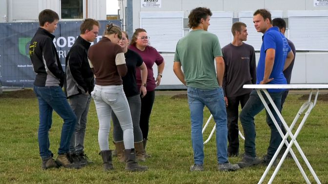 De organisatie is vrijdagochtend druk bezig om de laatste hand te leggen aan het evenement.