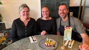 De familie Hoetjes bereid de lekkerste asperges.