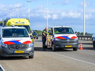 ongeval moerdijkbrug moerdijk 112 nieuw brabant politie ambulance ongeluk wielrenner