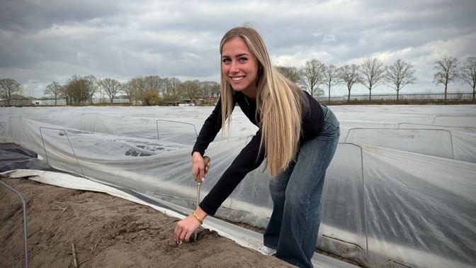 Boerendochter Janske neemt graag het bedrijf van haar ouders over.