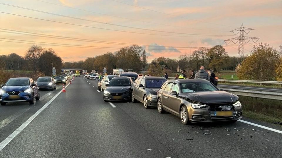 112 ongeluk botsing bergen op zoom snelweg a4